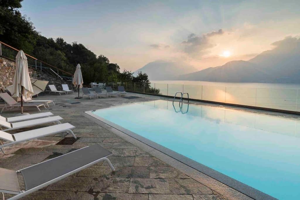 Poolside Apartment Cristina Bellano Exterior photo